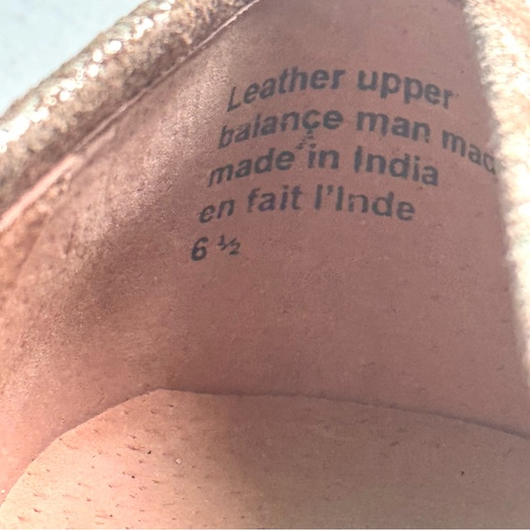 Seychelles Bevy Kilted Leather Metallic Loafers Gold Tan Size 6.5 NWOT - Picture 8 of 8